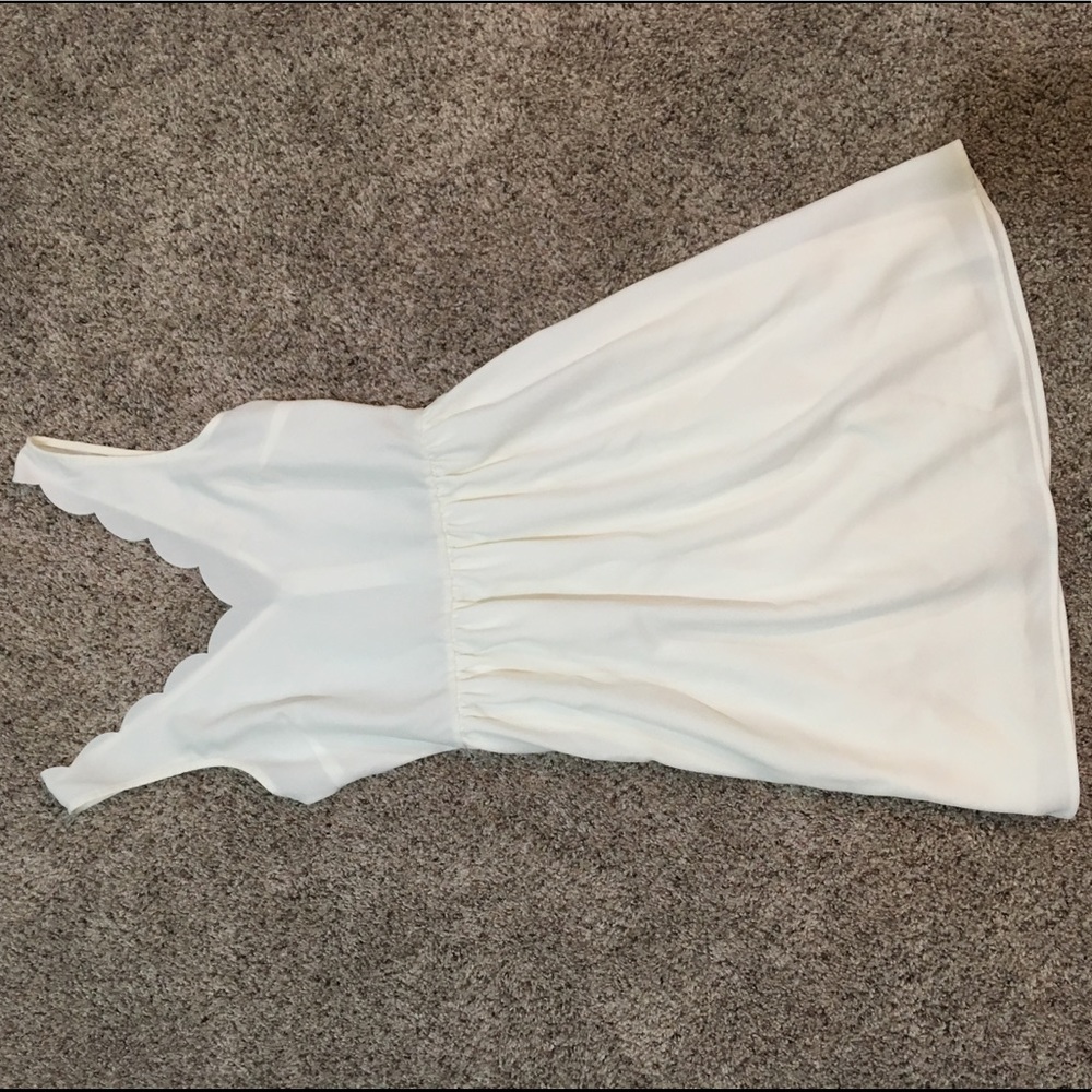Ivory scalloped dress size small